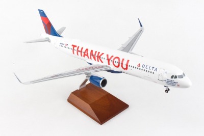 Skymarks Delta A321 1/100 Thank You W/Wood Stand & Gear